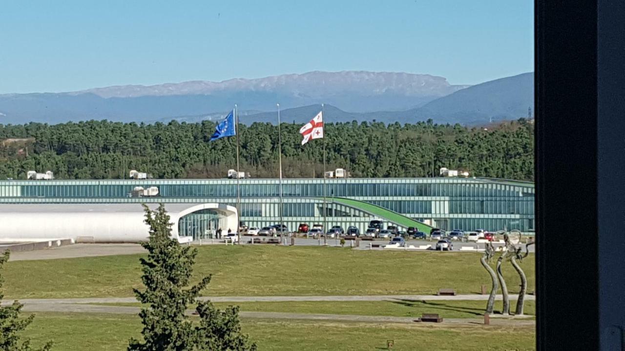 Check In Imereti クタイシ エクステリア 写真